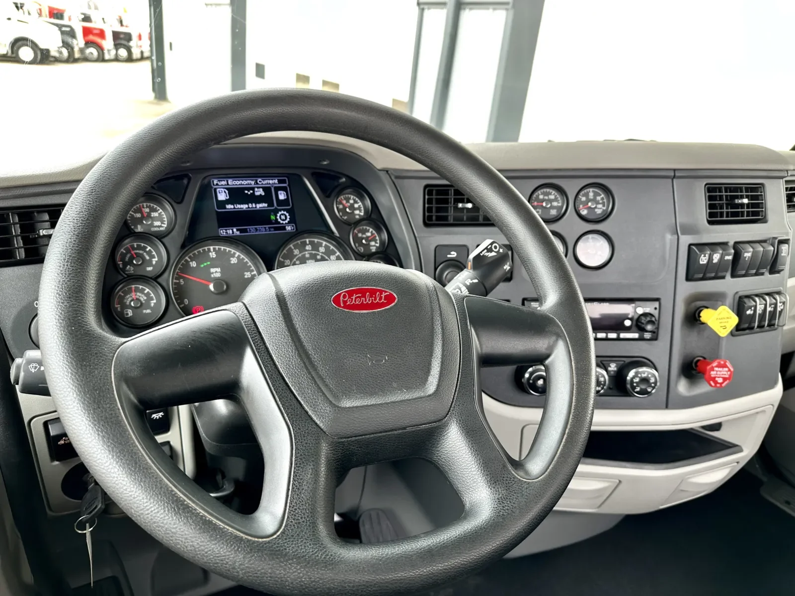 2022 Peterbilt 567 in New Lenox, IL — photo 16