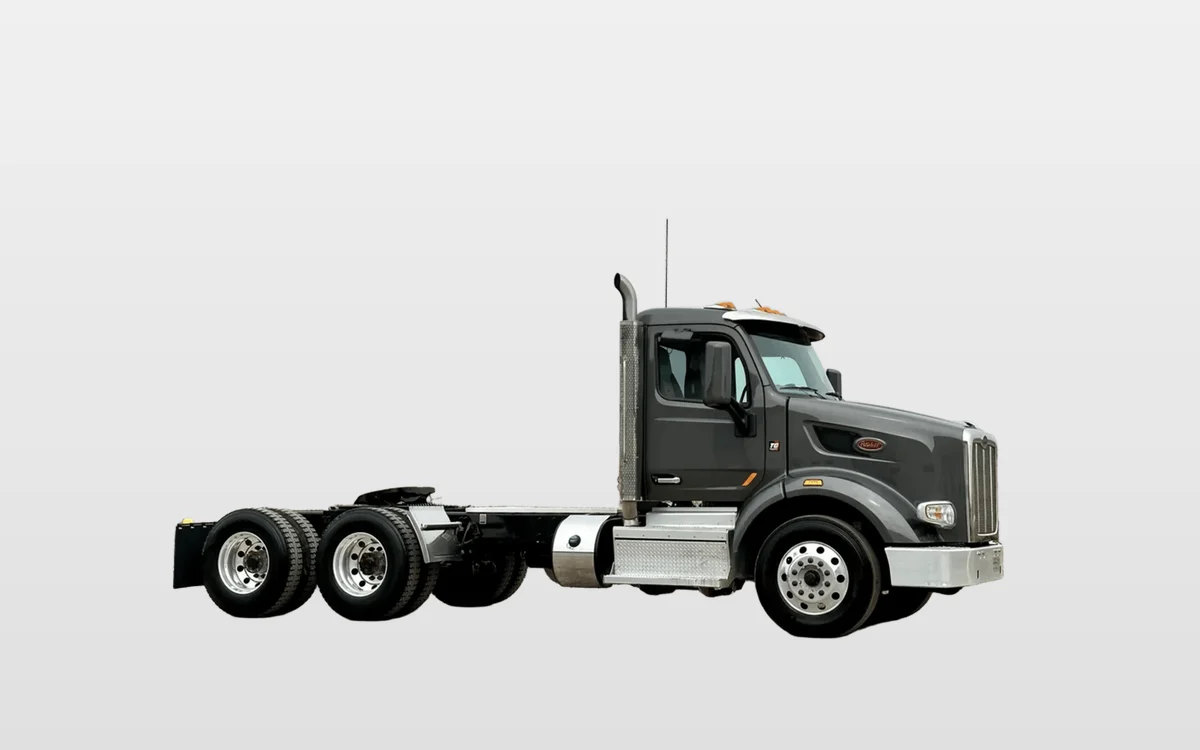 2022 Peterbilt 567 - image 1