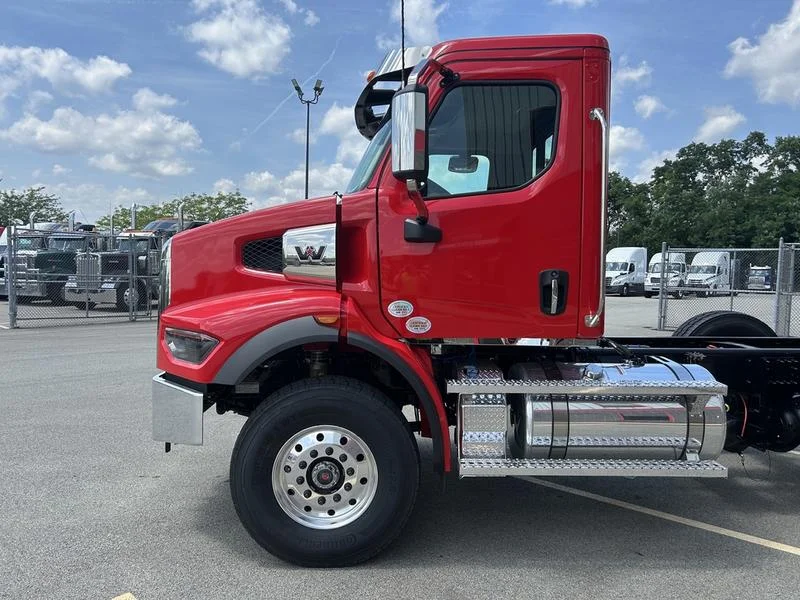 2026 Western Star 47X in Pittsburgh, PA — photo 7