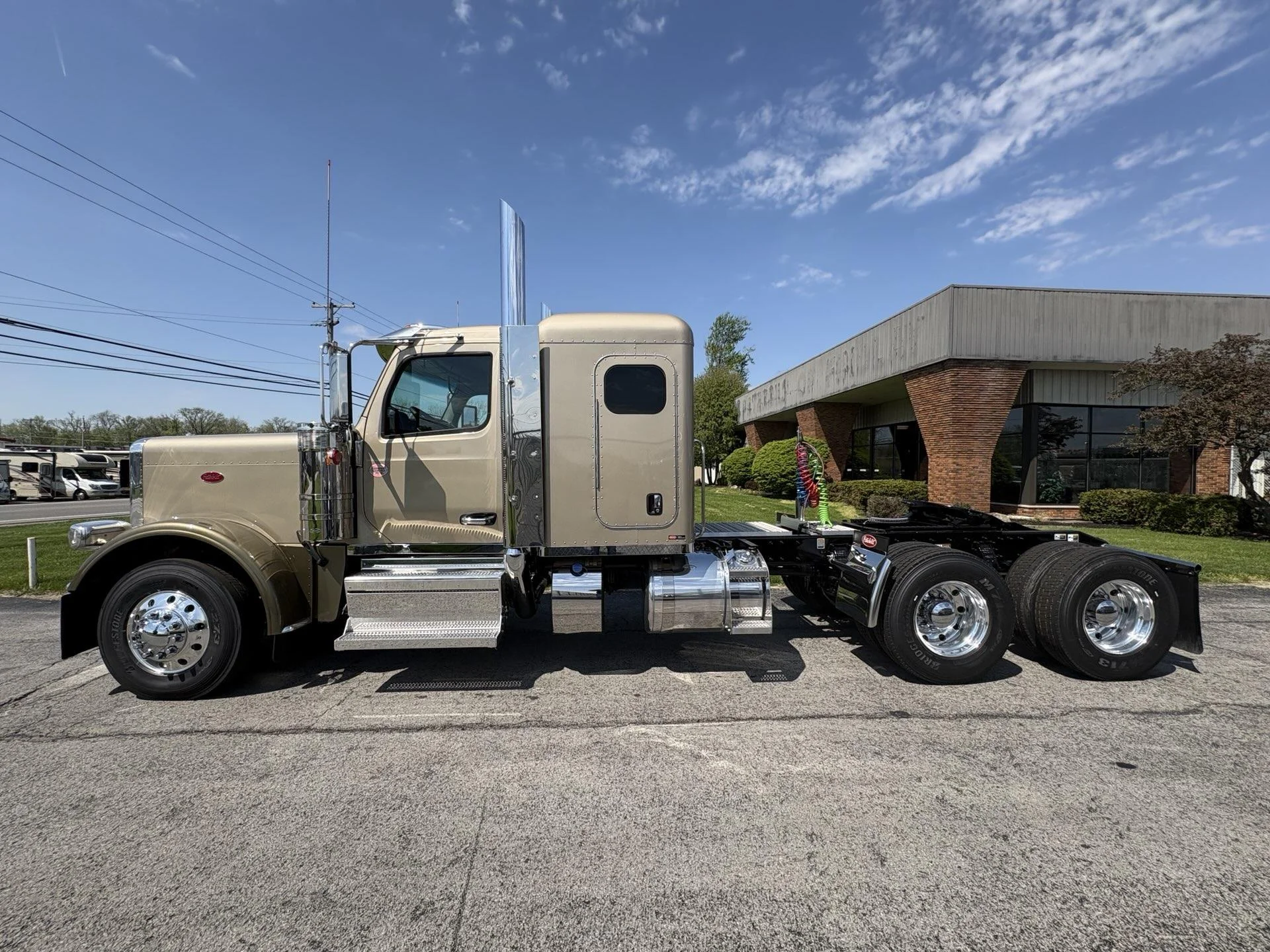 2027 Peterbilt 589 in Findlay, OH — photo 4