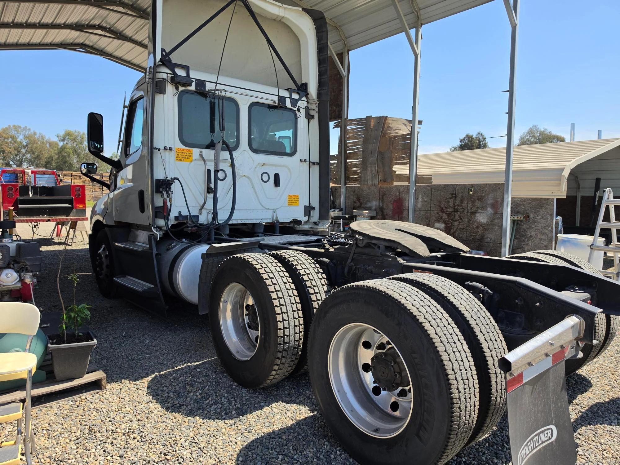 2022 Freightliner Cascadia in Selectrucks Fontana, CA — photo 4