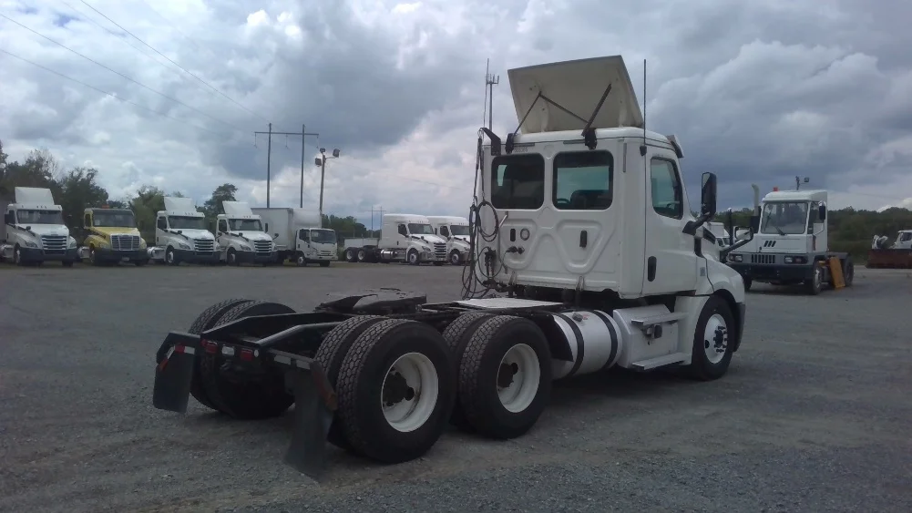 2020 Freightliner Cascadia in Boaz, AL — photo 7