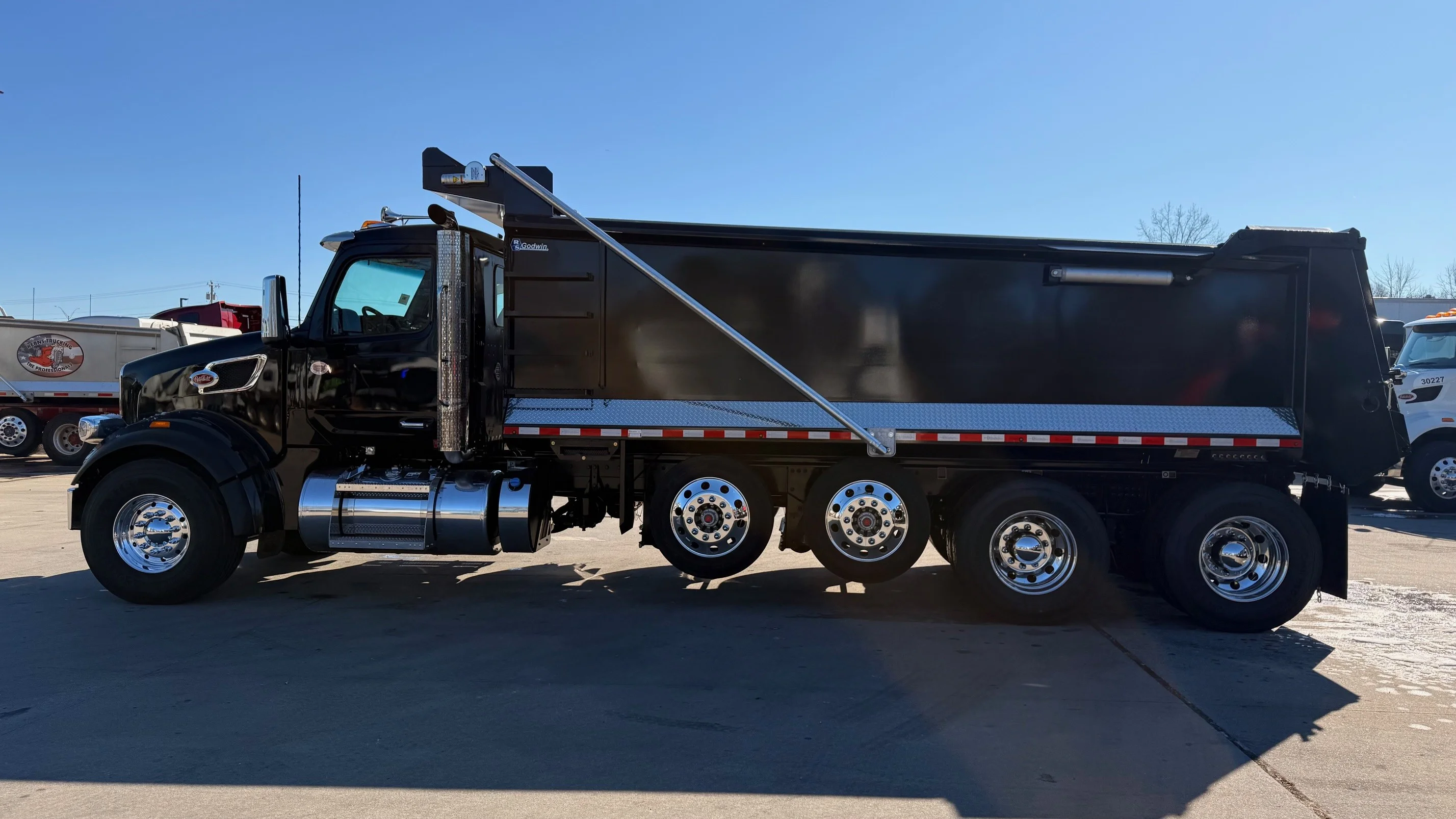 2026 Peterbilt 567 in Charlotte, NC — photo 2