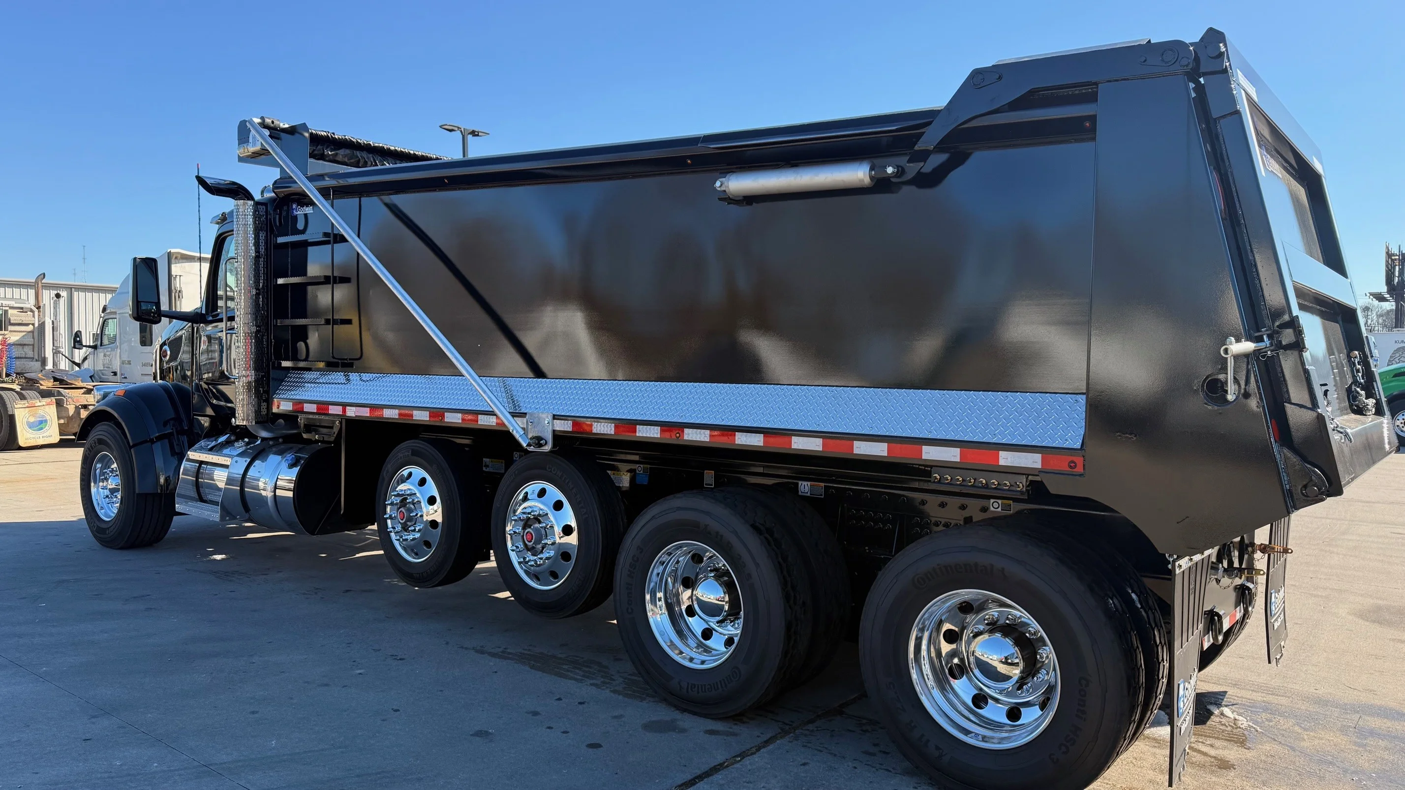 2026 Peterbilt 567 in Charlotte, NC — photo 3