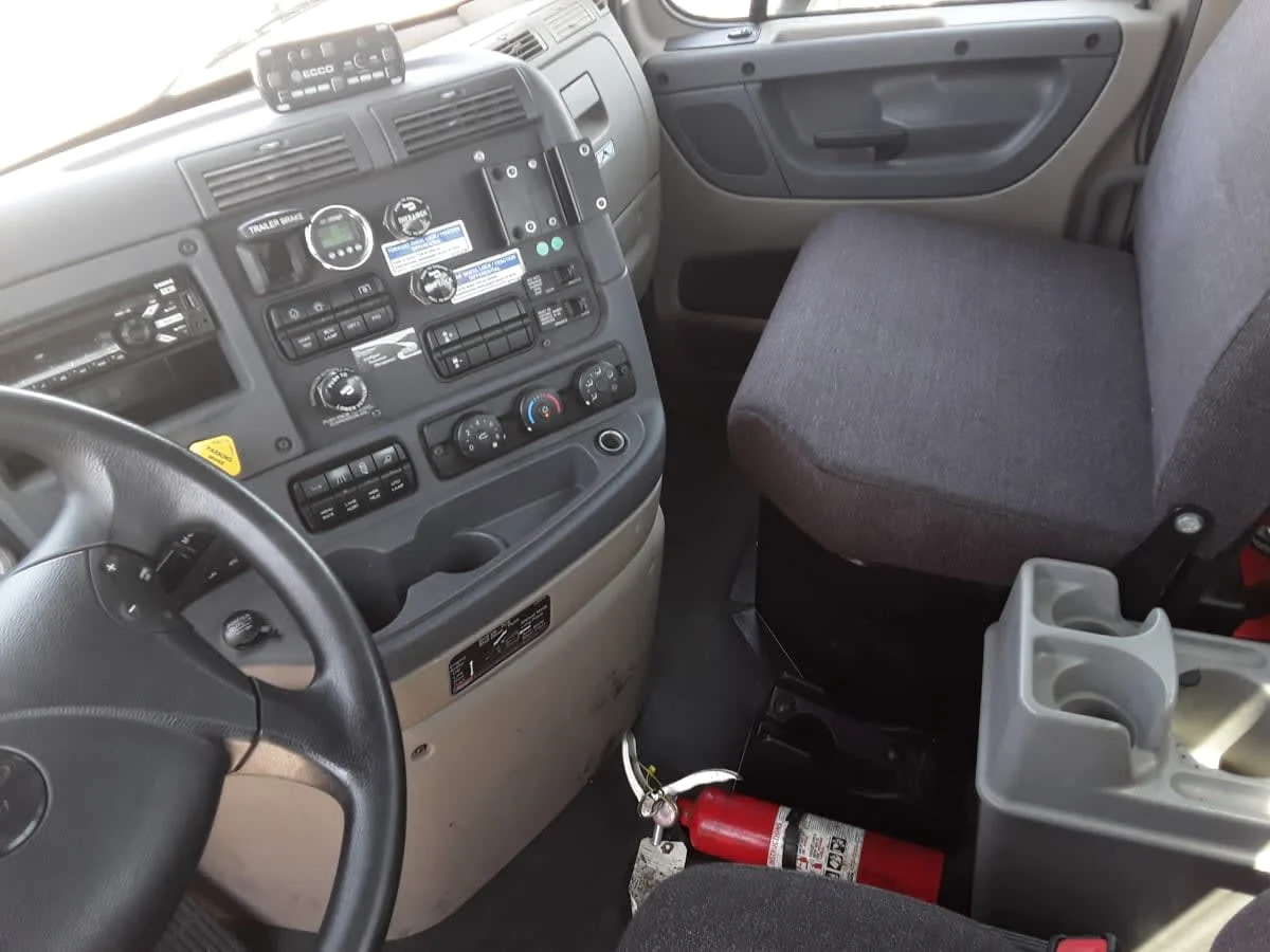 2020 Freightliner Cascadia in Montebello, CA — photo 7