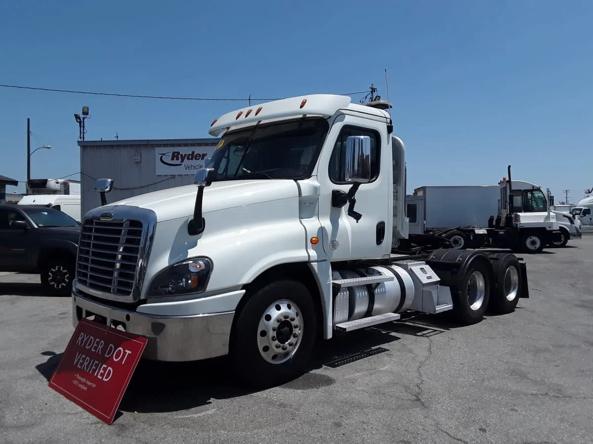 2020 Freightliner Cascadia in Montebello, CA