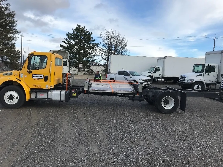 2020 Freightliner M2 106 - image 4