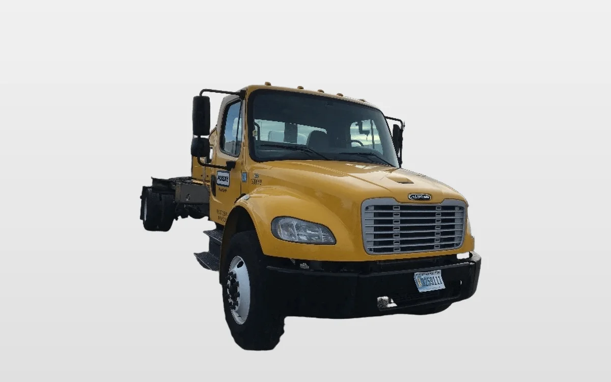 2020 Freightliner M2 106 - image 1