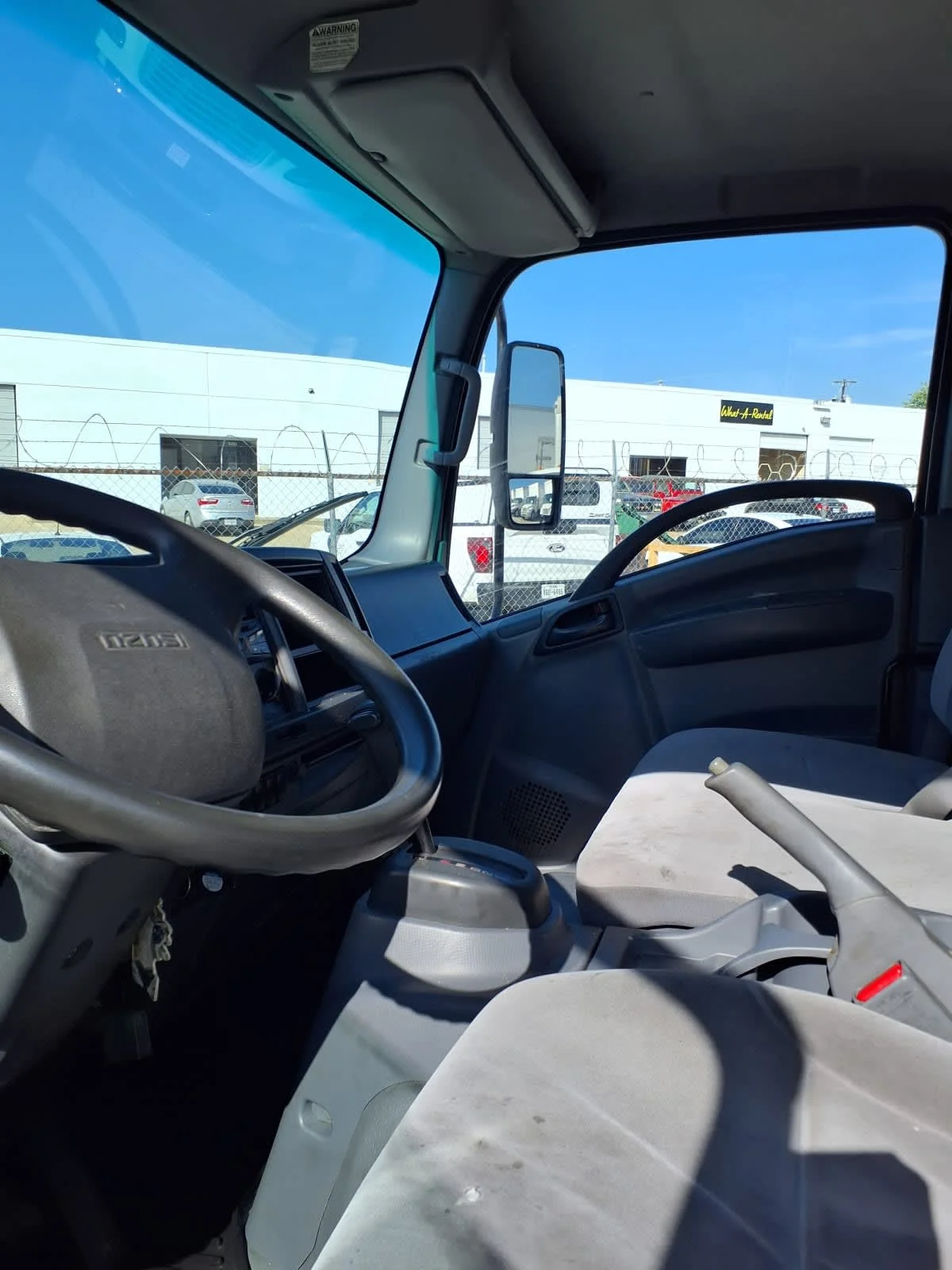 2018 Isuzu NPR - image 8