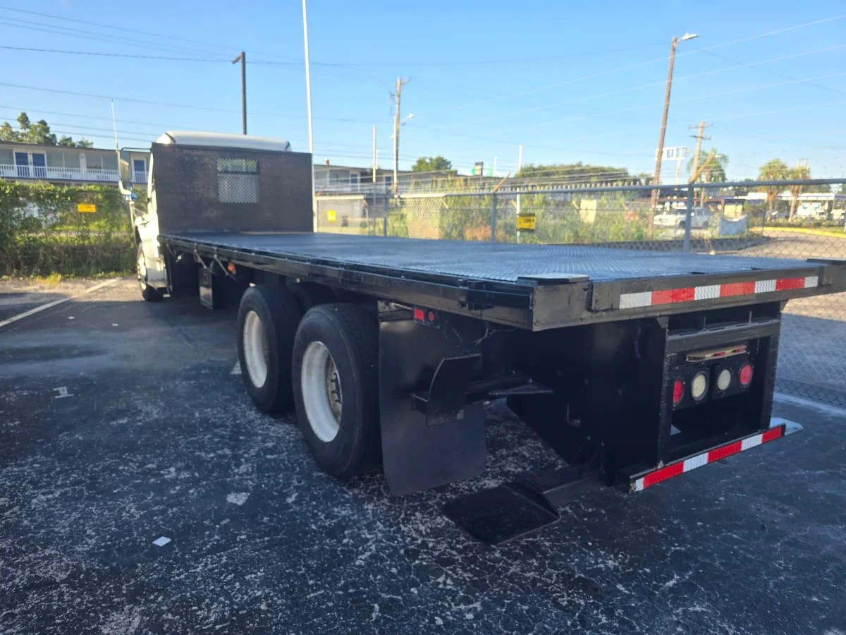 2014 Freightliner M2 106 in Tampa, FL — photo 4
