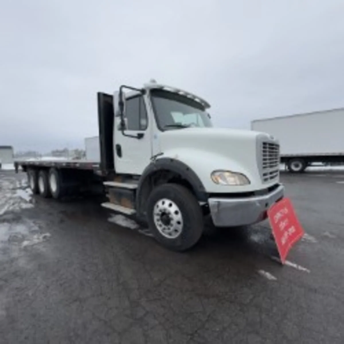 2016 Freightliner M2 112 - image 3