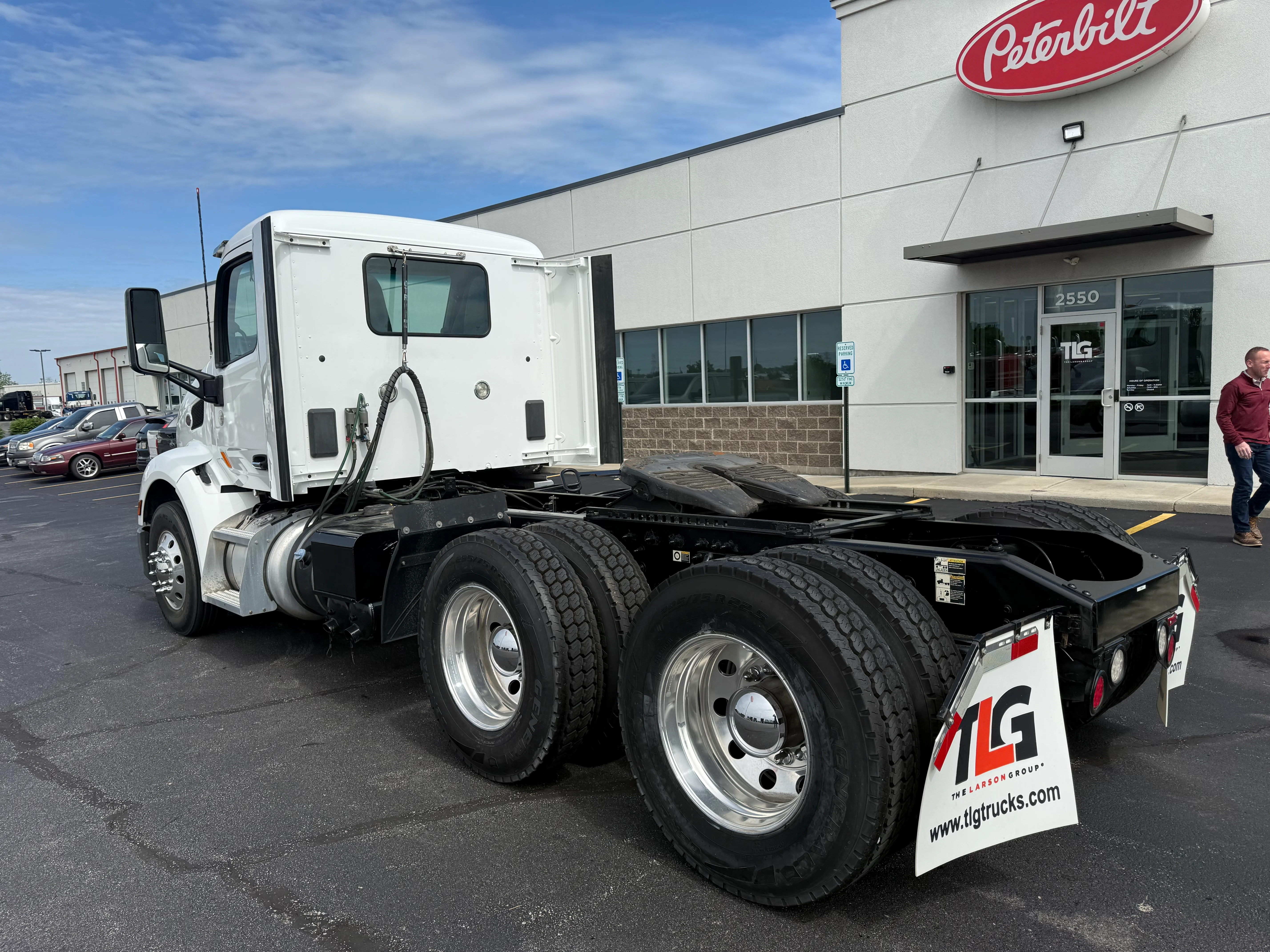 2021 Peterbilt 579 in Cincinnati, OH — photo 3