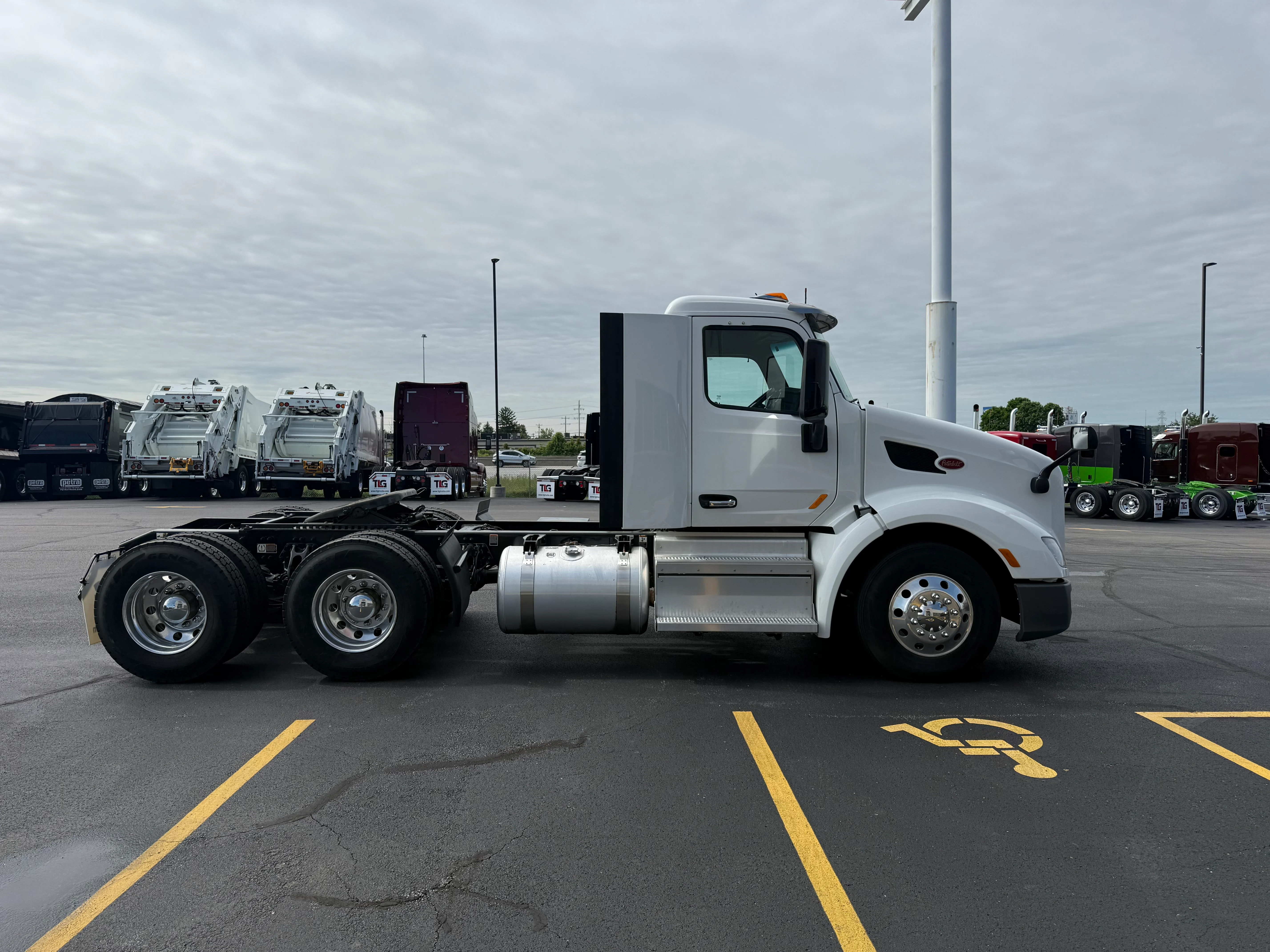 2021 Peterbilt 579 in Cincinnati, OH — photo 6