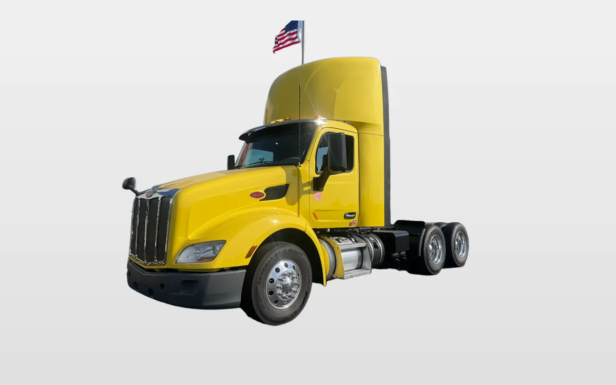 2021 PETERBILT 579 - image 1