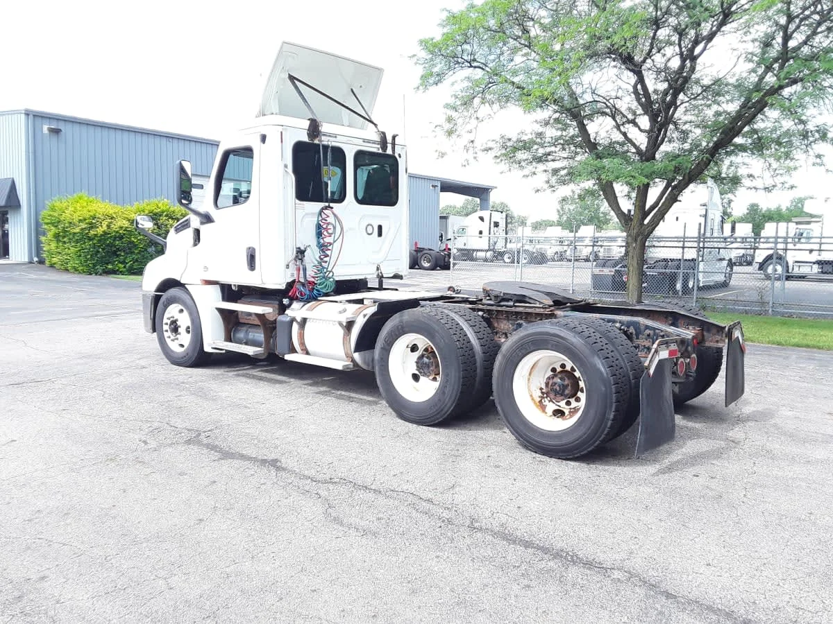 2019 Freightliner Cascadia in Hilliard, OH — photo 6