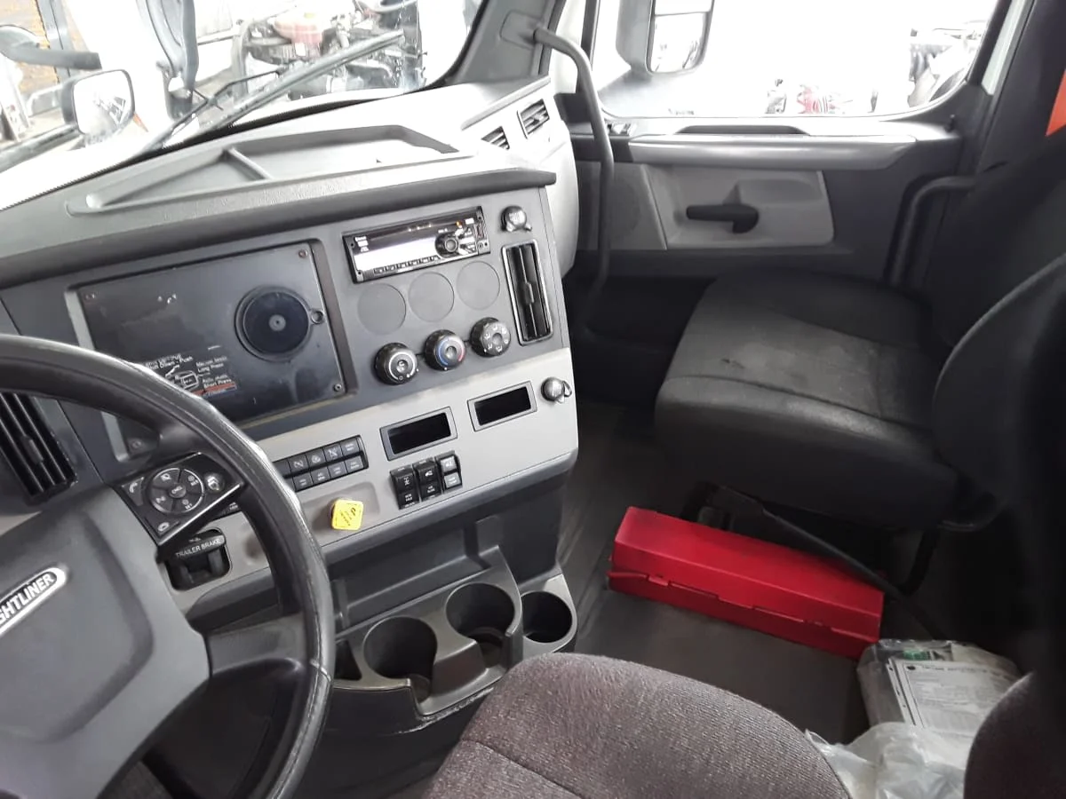 2019 Freightliner Cascadia in Hilliard, OH — photo 7