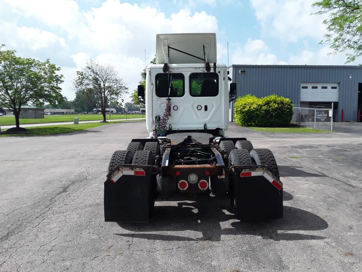 2019 Freightliner Cascadia in Hilliard, OH — photo 5