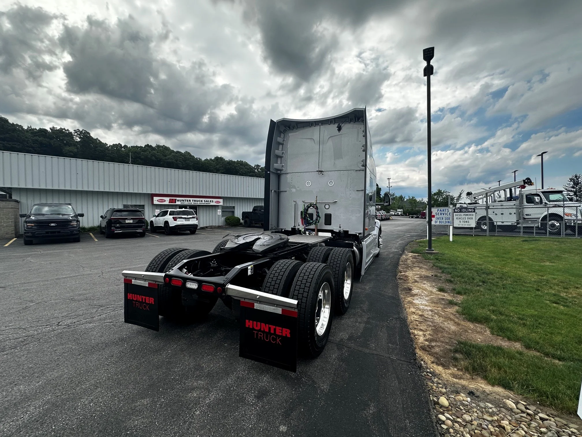 2027 Peterbilt 579 in Butler, PA — photo 13