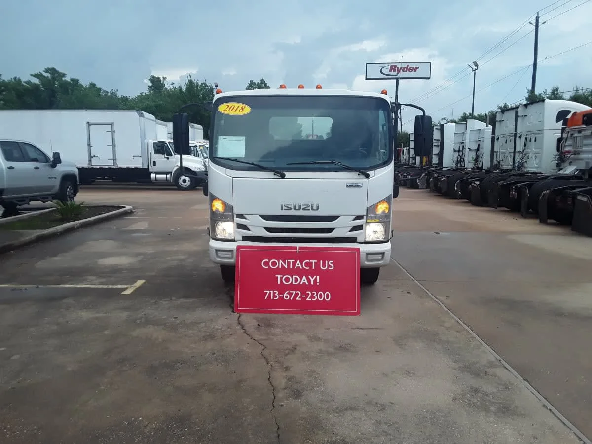 2018 Isuzu NPR - image 2