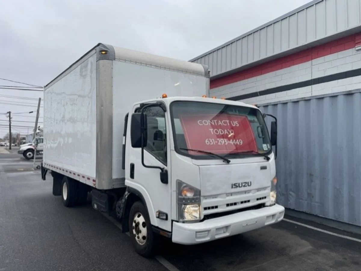 2019 Isuzu NPR - image 3