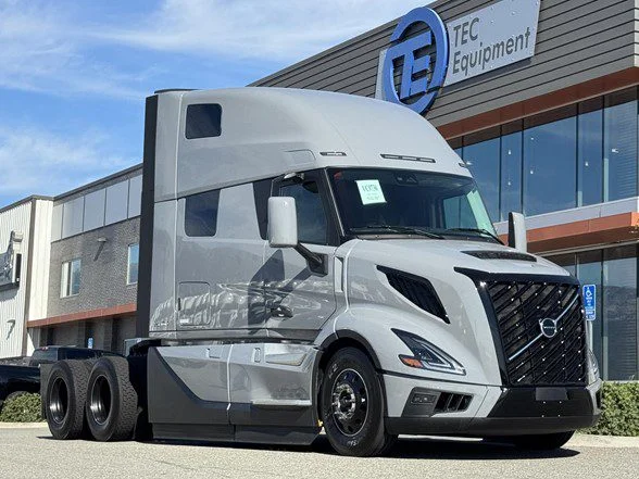 2026 Volvo VNL 860 in La Mirada, CA