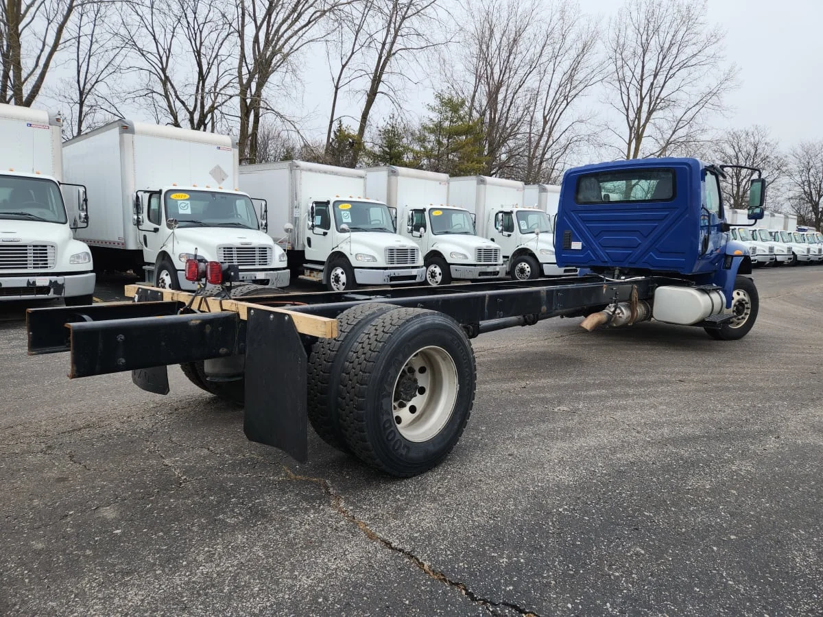 2021 International MV - image 4