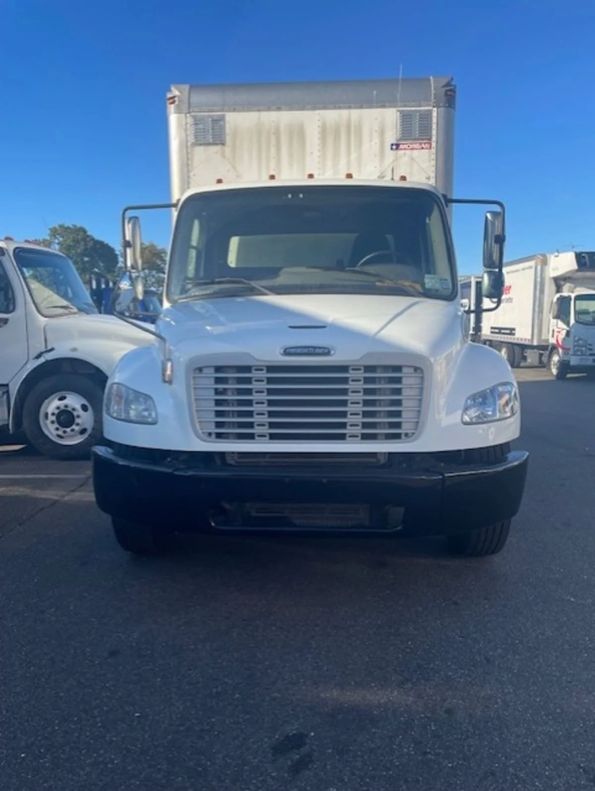 2019 Freightliner M2 106 in Farmingdale, NY — photo 2