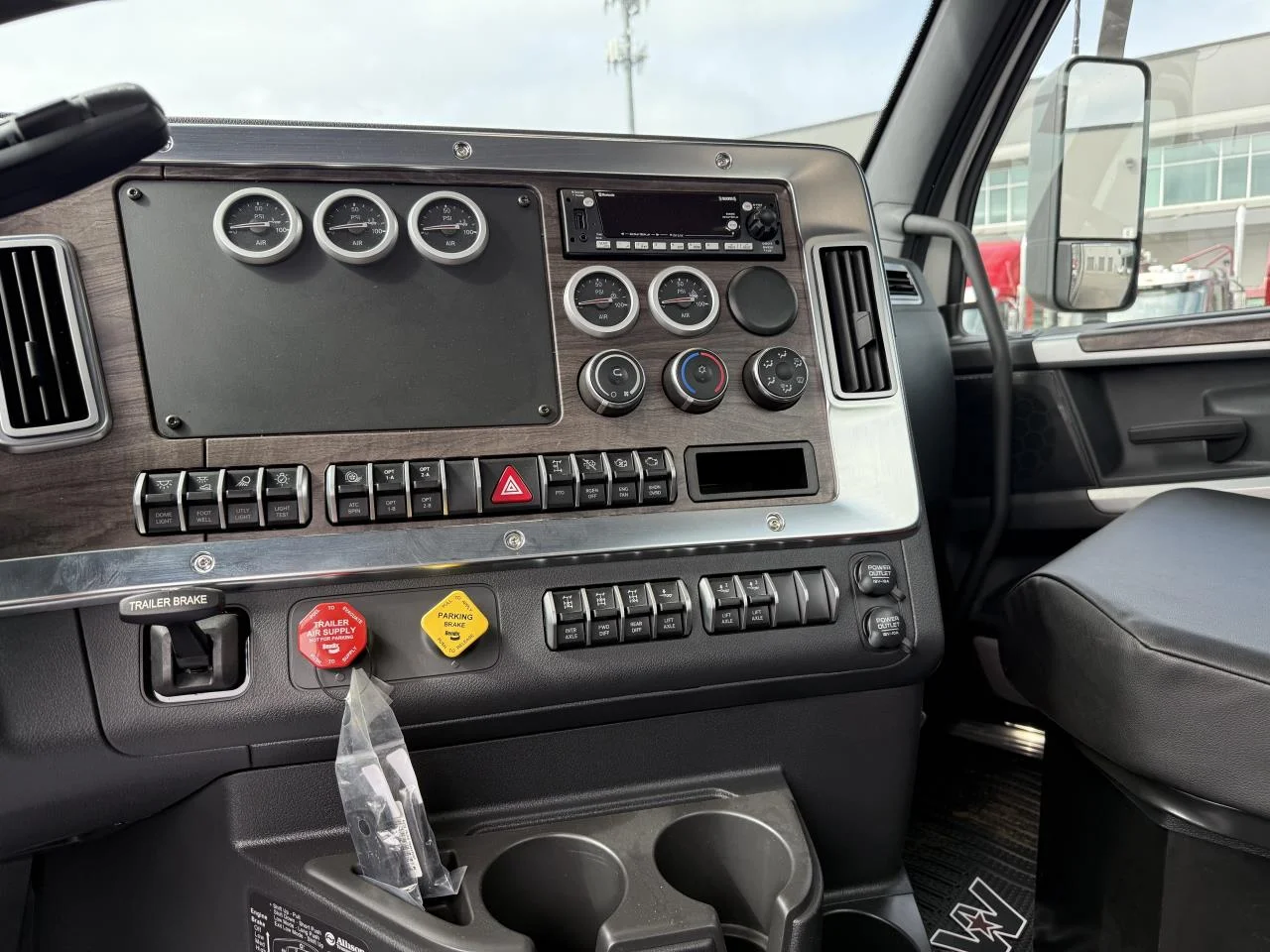2025 Western Star 47X in Nampa, ID — photo 9