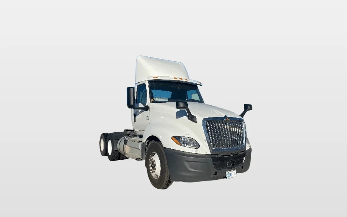 2019 International LT - image 1