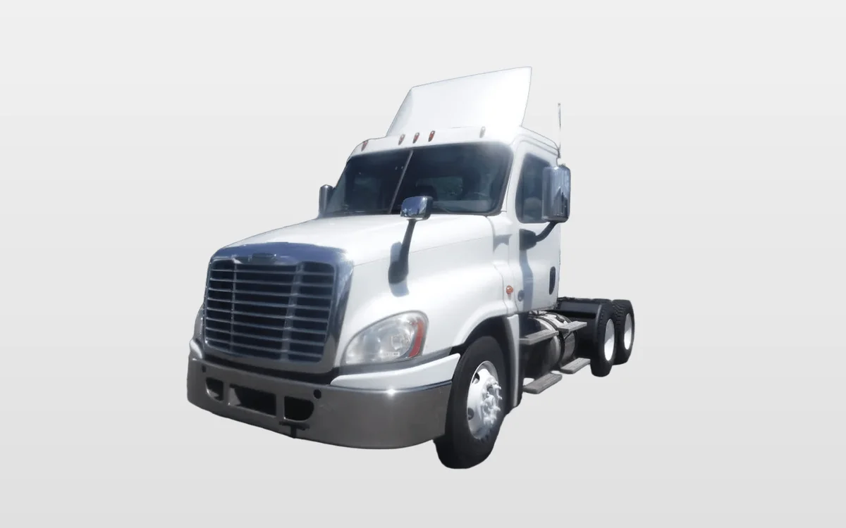 2018 Freightliner Cascadia - image 1