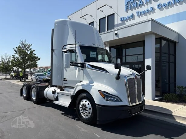 2024 Kenworth T680 in Salt Lake City, UT — photo 2