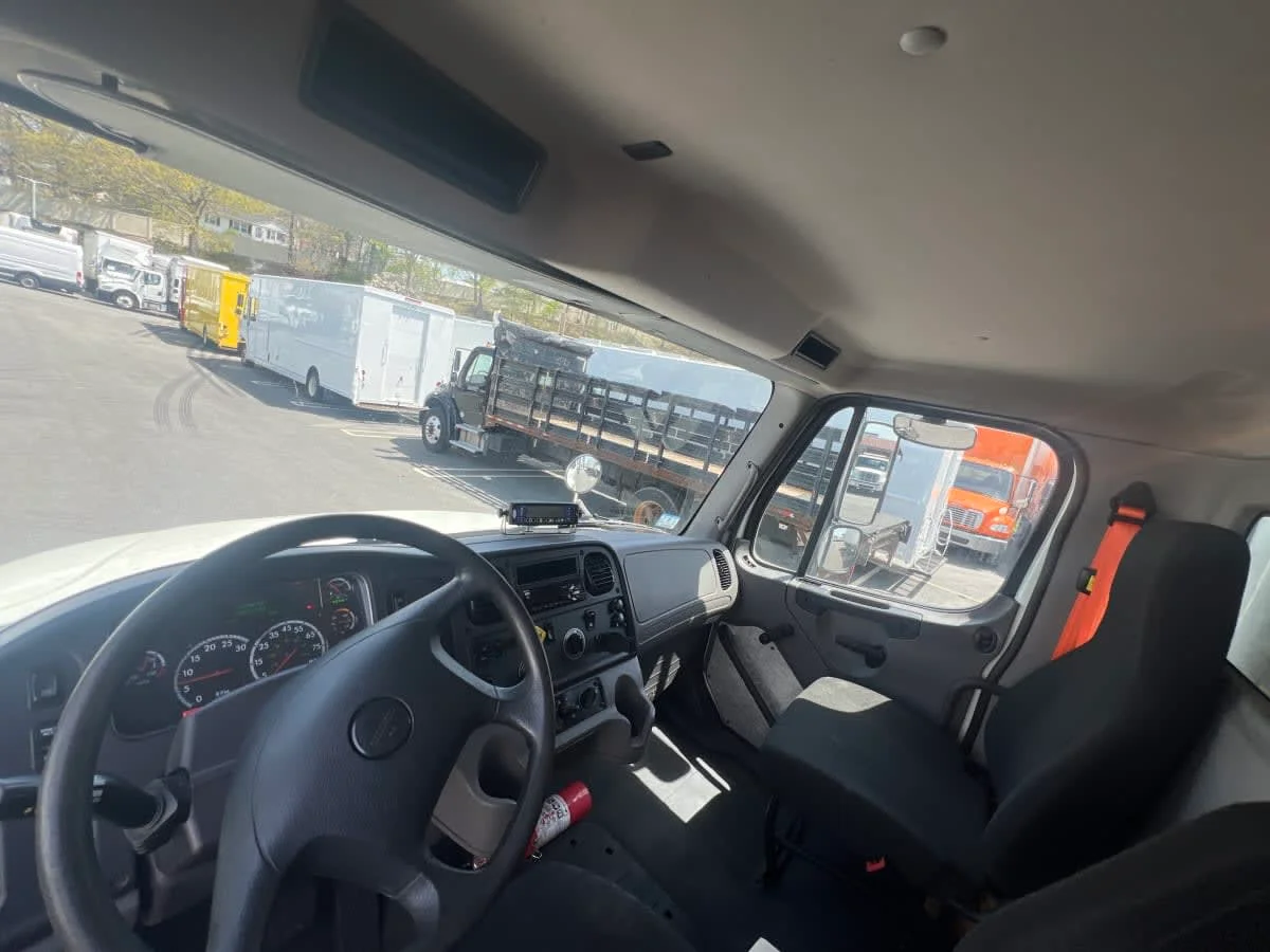 2020 Freightliner M2 106 - image 8