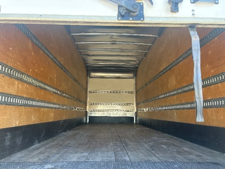 2022 International MV - image 8