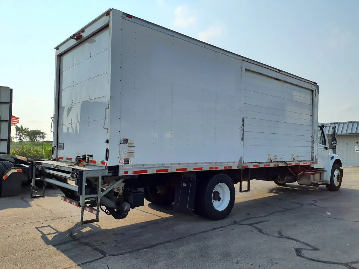 2019 Freightliner M2 106 in Oak Creek, WI — photo 4