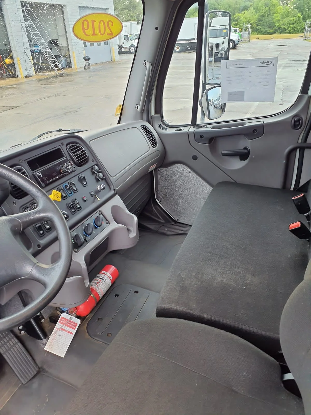 2019 Freightliner M2 106 in Oak Creek, WI — photo 7