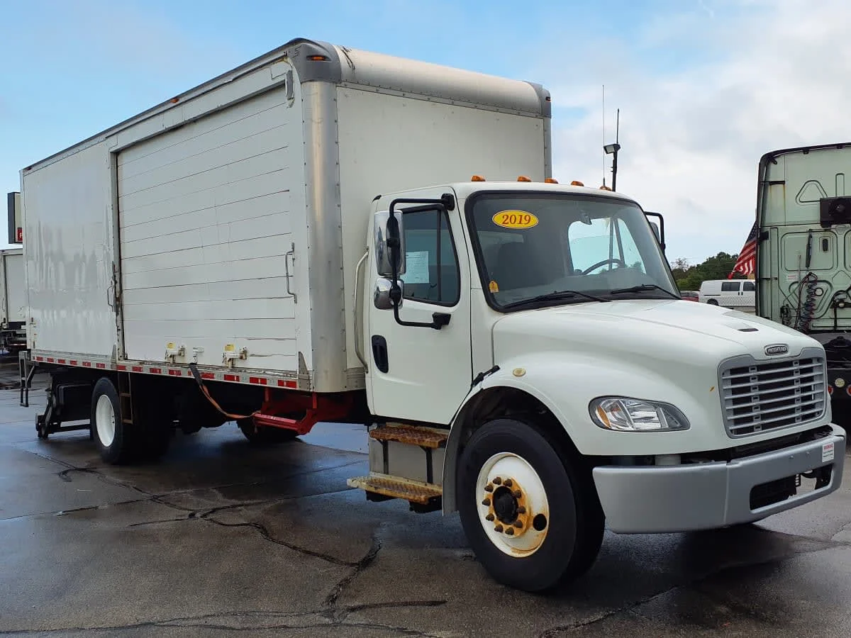 2019 Freightliner M2 106 in Oak Creek, WI — photo 3