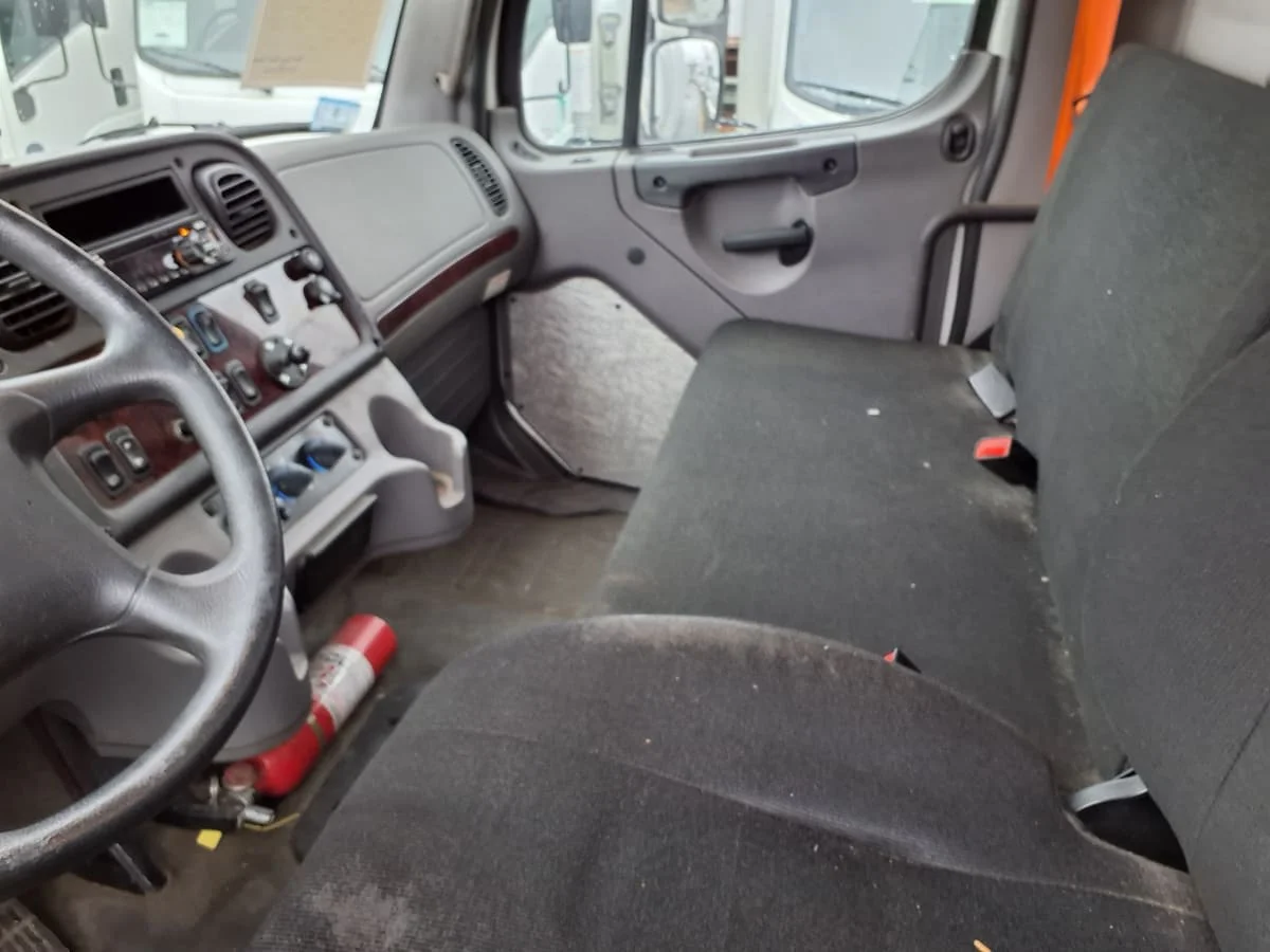 2018 Freightliner M2 106 in Salisbury, MA — photo 7