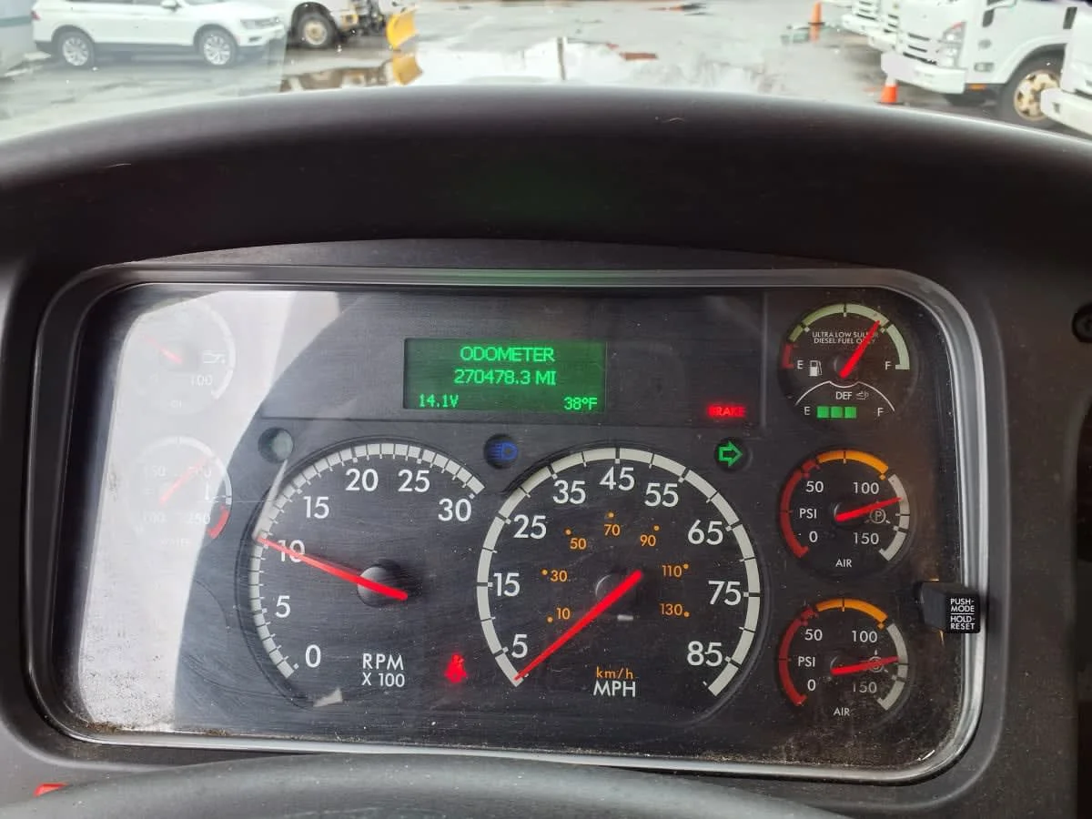 2018 Freightliner M2 106 in Salisbury, MA — photo 12
