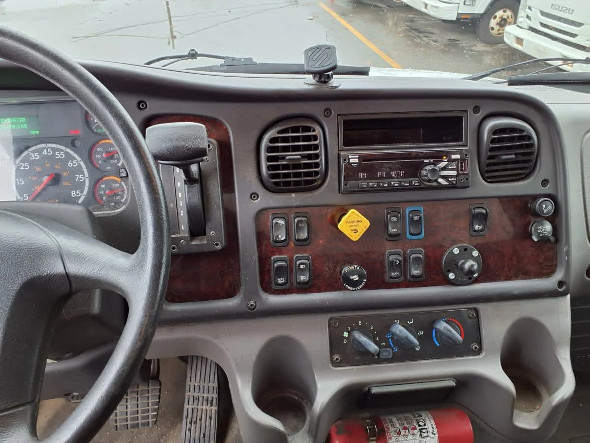 2018 Freightliner M2 106 in Salisbury, MA — photo 11