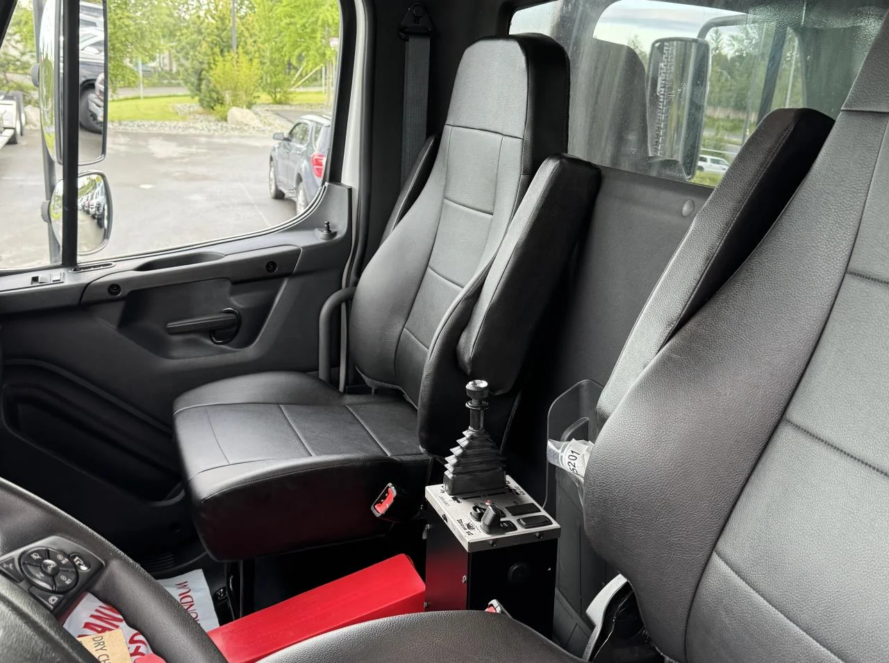 2026 Freightliner M2 106 - image 8