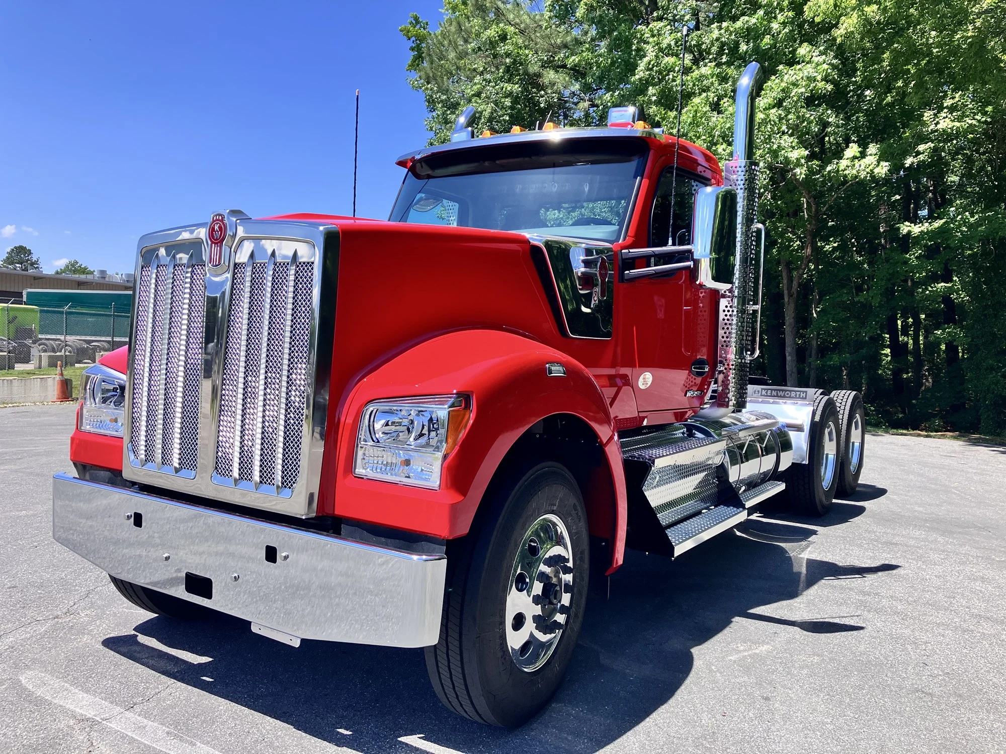 2027 Kenworth W990
