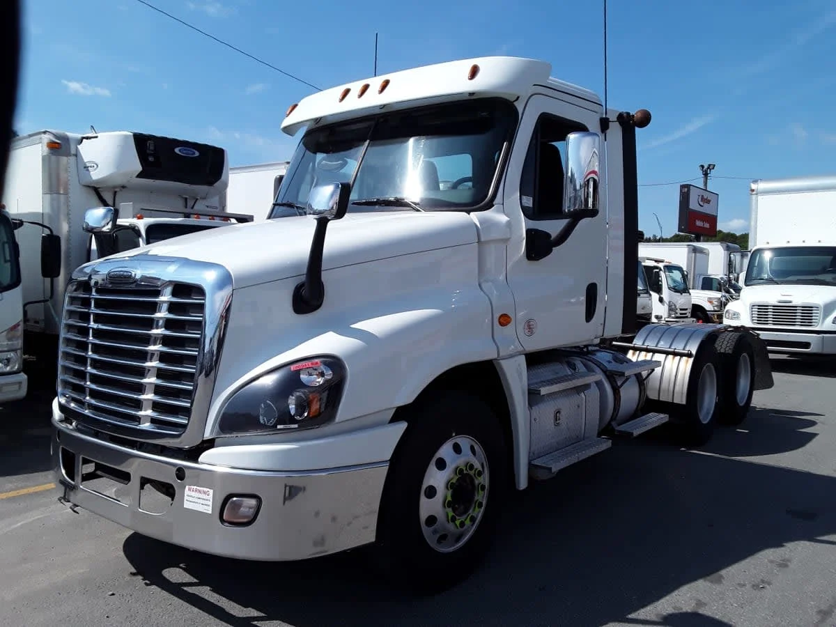 2020 Freightliner Cascadia in Salisbury, MA