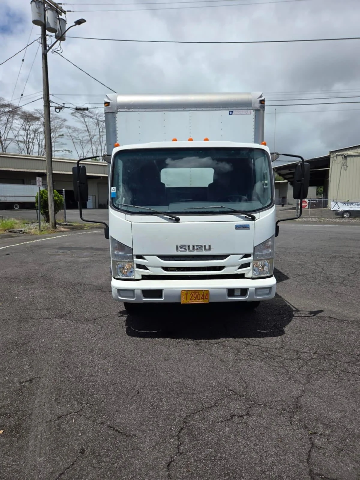 2017 Isuzu NQR in Keaau, HI — photo 4