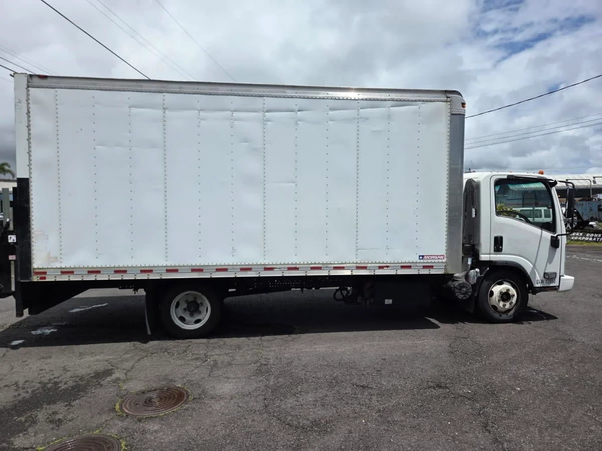 2017 Isuzu NQR in Keaau, HI — photo 6