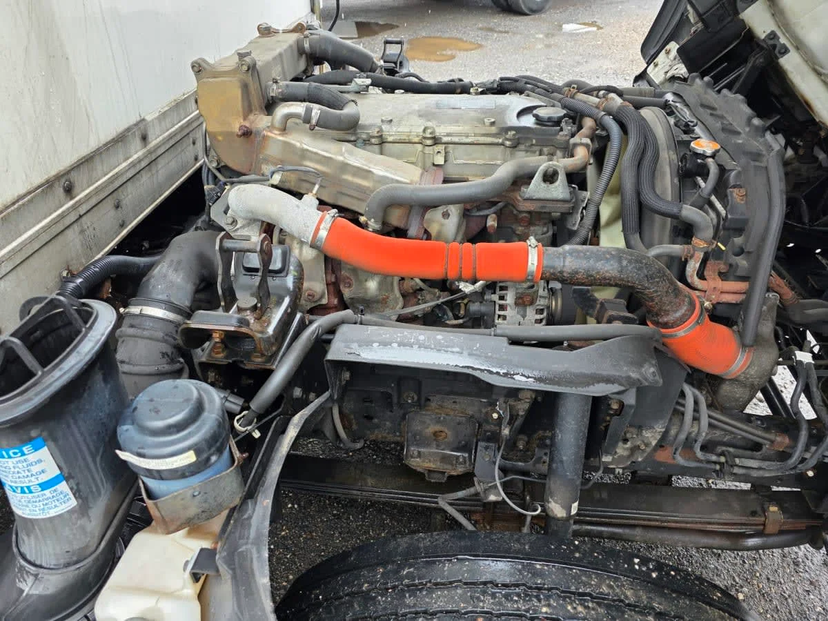 2019 Isuzu NPR - image 12