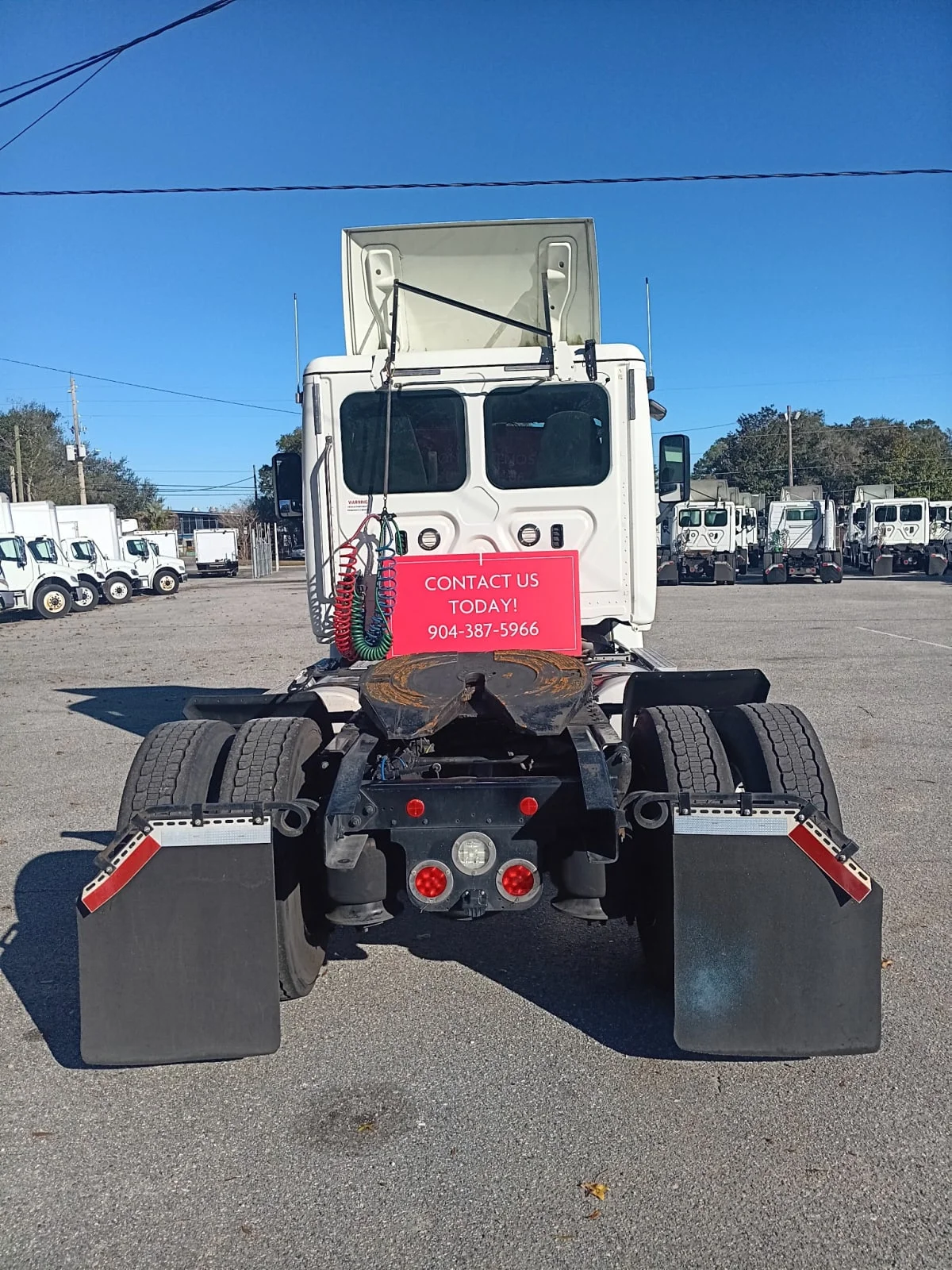 2018 Freightliner Cascadia - image 5