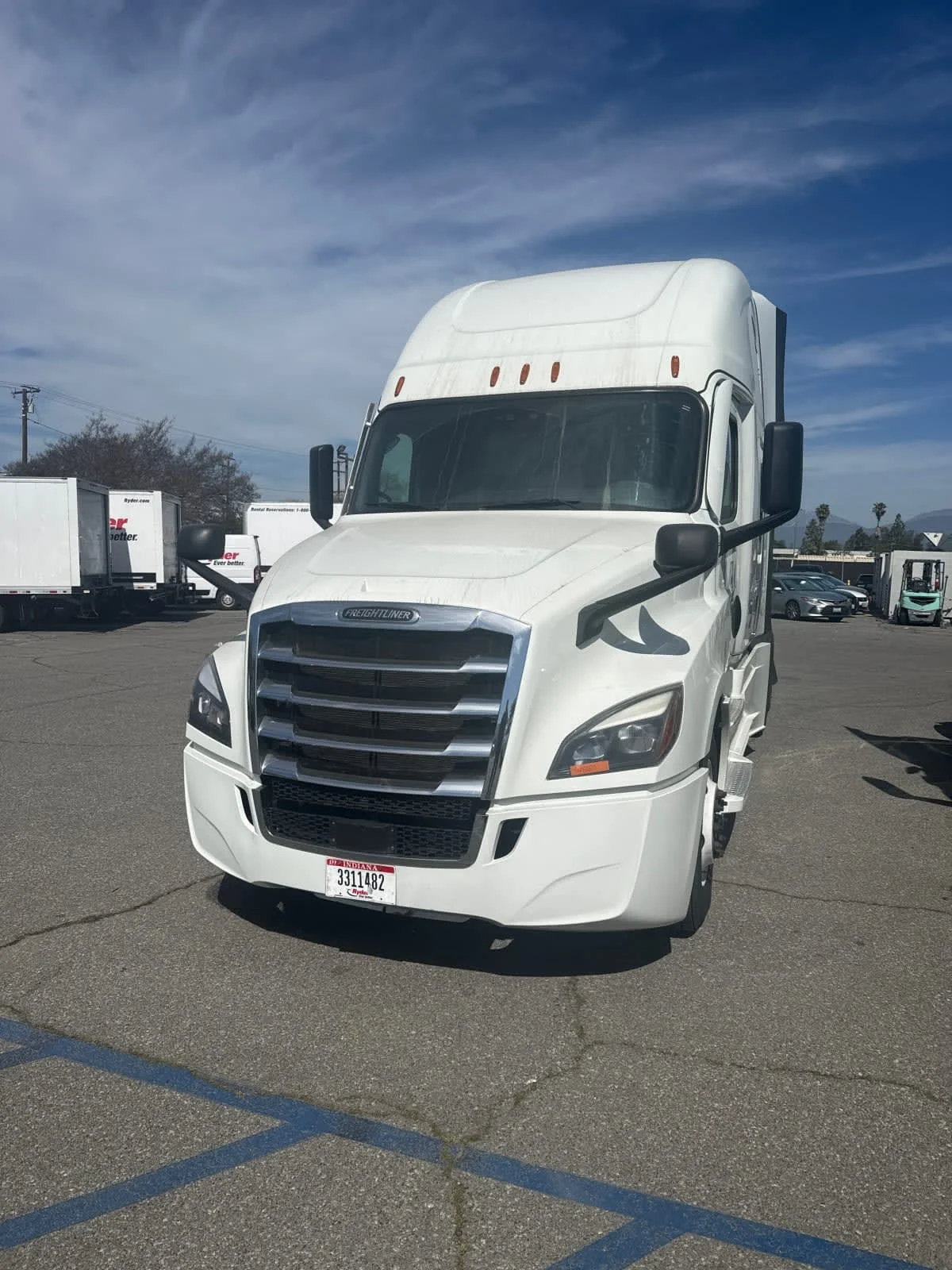 2021 Freightliner Cascadia in Pomona, CA