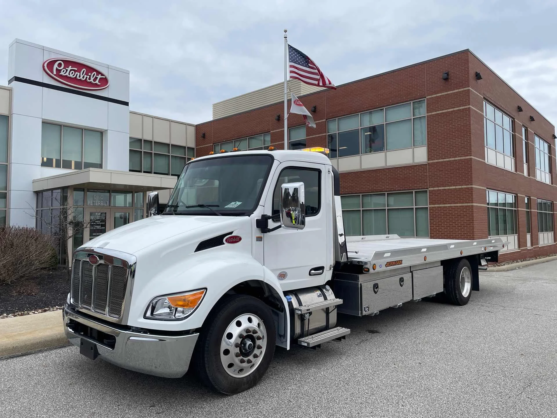 2025 Peterbilt 536