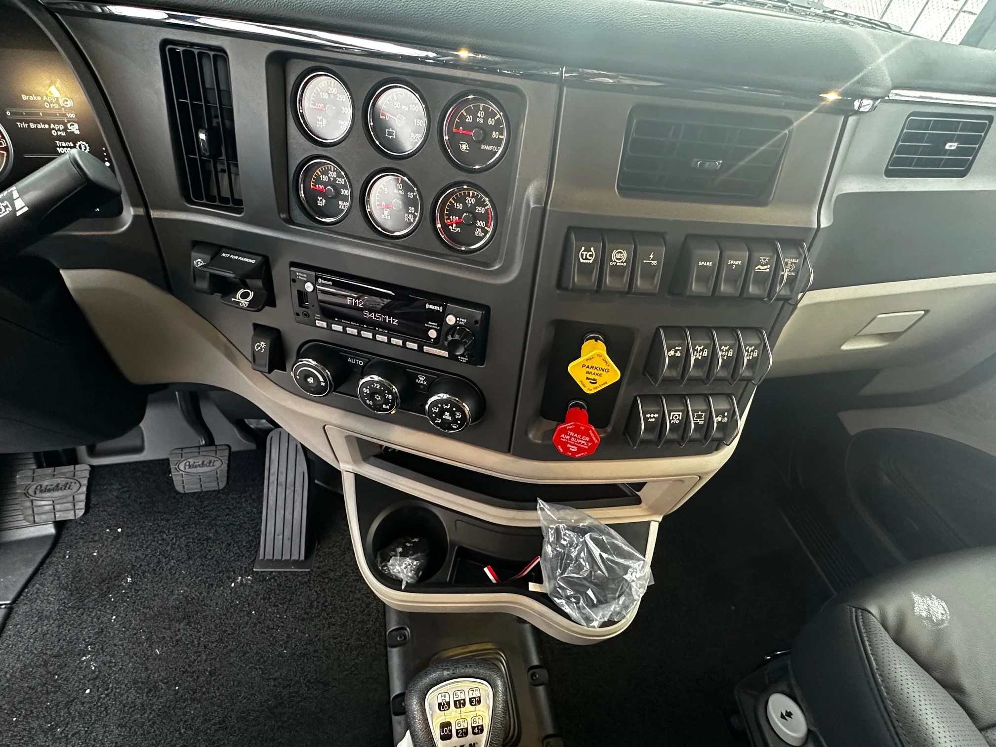 2026 Peterbilt 567 - image 2