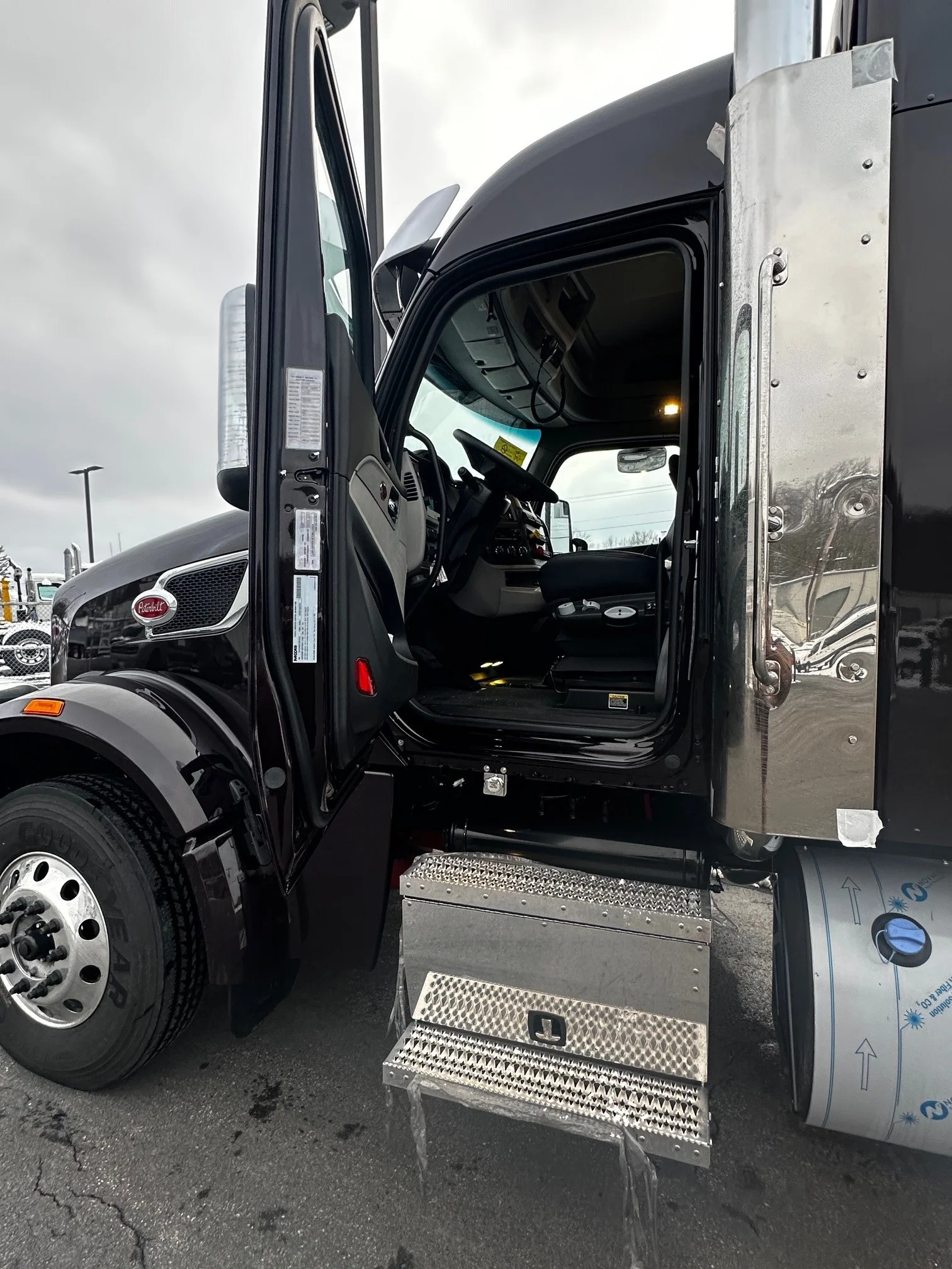 2026 Peterbilt 567 - image 7